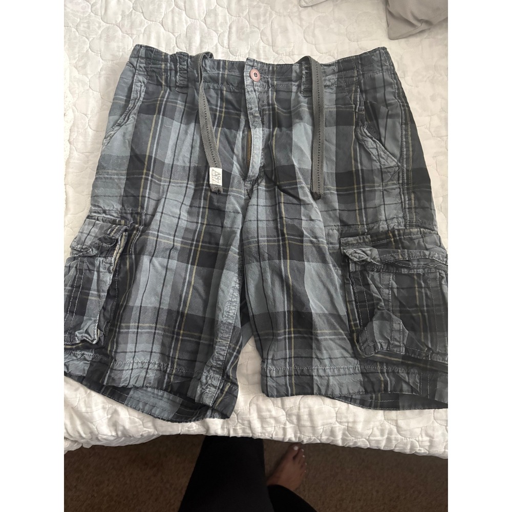 Aeropostale Mens Plaid Cargo Shorts Grey Black Cotton Size 34 Casual Utility
